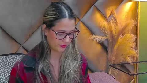 Snapshot of sophia_loreenn chatting on September 30, 2025, 1:27 pm Sofia online show from September 30, 2025, 1:27 pm