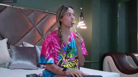 Snapshot of sophia_loreenn chatting on July 9, 2026, 12:53 pm Sofia online show from July 9, 2026, 12:53 pm