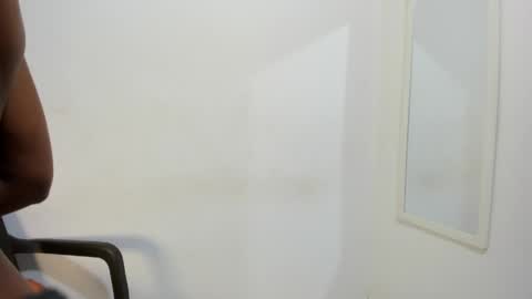 Snapshot of sophia_moons_ chatting on April 30, 2026, 5:36 am sophia_moons_ online show from April 30, 2026, 5:36 am