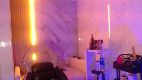 Snapshot of sophia_tf chatting on April 25, 2026, 3:53 am Sophia online show from April 25, 2026, 3:53 am