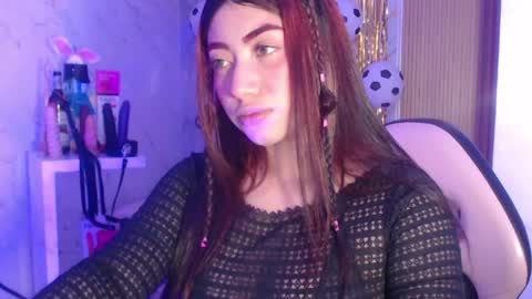 Snapshot of sophia_tf chatting on July 9, 2026, 3:32 am Sophia online show from July 9, 2026, 3:32 am