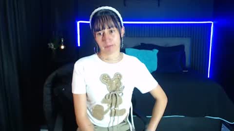 Snapshot of sophia_w_ chatting on June 22, 2026, 1:19 pm S O P H I A online show from June 22, 2026, 1:19 pm