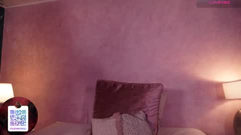 Snapshot of sophia_wilsonn_ chatting on July 19, 2026, 9:35 am Sofi online show from July 19, 2026, 9:35 am