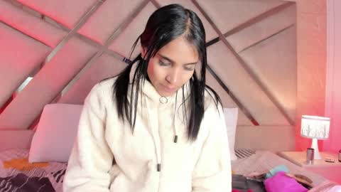 Sophia Paris online show from April 9, 2026, 2:33 am