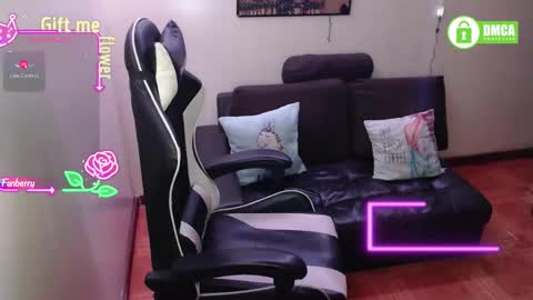 sophiaa_vega_ online show from February 9, 2026, 10:30 am