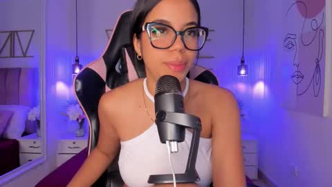 Sophie Hill  online show from October 22, 2025, 8:41 pm