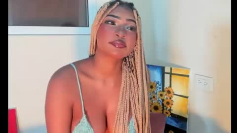 Sophie online show from June 10, 2026, 11:24 pm