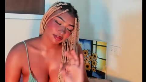 Sophie online show from June 11, 2026, 12:32 am