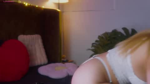 Snapshot of sophialaxx chatting on February 22, 2026, 3:10 pm Sophia online show from February 22, 2026, 3:10 pm