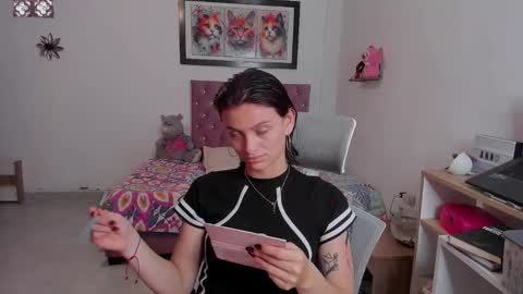 sophie doll online show from January 17, 2026, 7:28 pm