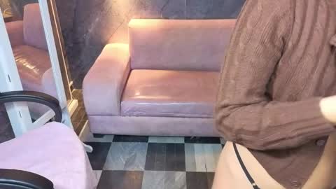 sophie_jones_b online show from May 16, 2026, 12:48 pm