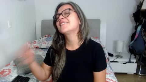 Sofa online show from February 4, 2026, 1:33 am