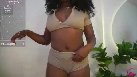 Sophie online show from May 3, 2026, 2:01 pm