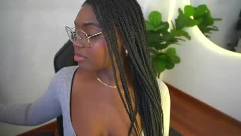 Sophie online show from June 16, 2026, 5:26 pm