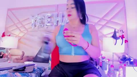 Snapshot of sophie_newton chatting on July 14, 2026, 12:22 pm sophie_newton online show from July 14, 2026, 12:22 pm
