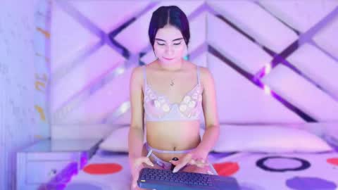 Snapshot of sophie_stars chatting on May 4, 2026, 3:02 am Sophie online show from May 4, 2026, 3:02 am