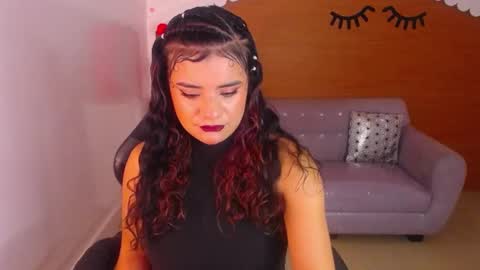 Snapshot of sophie_t_ chatting on February 1, 2025, 10:23 pm Sofia online show from February 1, 2025, 10:23 pm