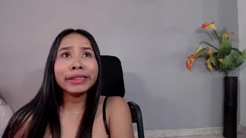 sophie_w1 online show from July 28, 2026, 2:13 pm