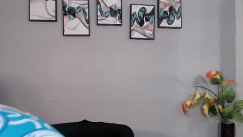 sophie_w1 online show from August 1, 2026, 12:26 pm
