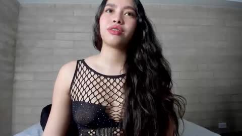 sophiebellucci online show from November 29, 2025, 7:22 am