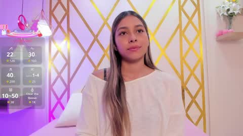 Sophie online show from May 9, 2026, 1:05 pm