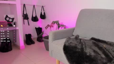 sophie  online show from July 18, 2026, 7:17 pm