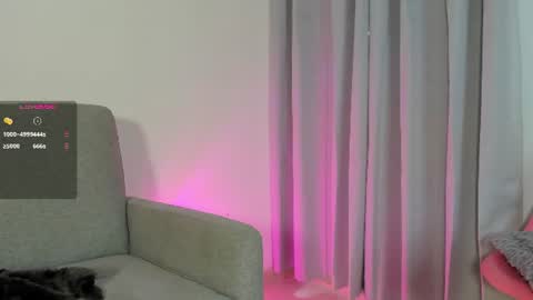 sophie  online show from July 19, 2026, 7:39 pm