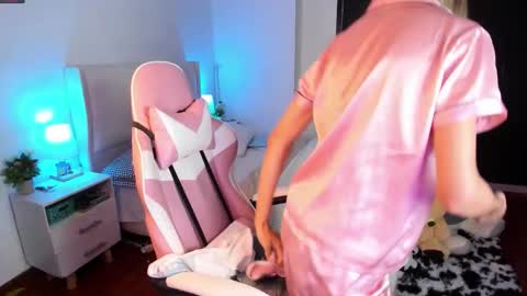    online show from February 10, 2026, 8:40 am