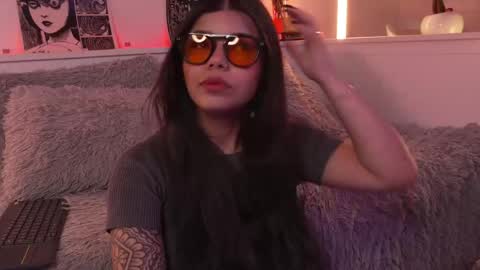 Sophiee  online show from April 10, 2026, 10:20 am