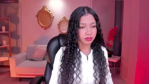 Sophie Houston online show from November 12, 2025, 4:13 am