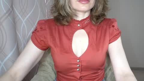 Sophiemisss online show from May 19, 2026, 6:20 am