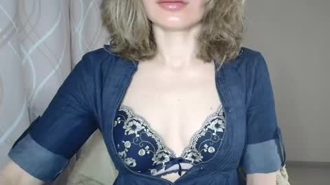 Sophiemisss online show from May 29, 2026, 6:22 am