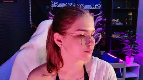 Snapshot of sophiemure chatting on July 19, 2026, 8:12 pm Sophie online show from July 19, 2026, 8:12 pm