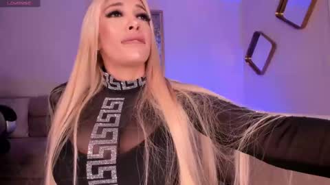 Snapshot of sophiepalmerx chatting on March 7, 2025, 1:40 pm Sophie Palmer online show from March 7, 2025, 1:40 pm