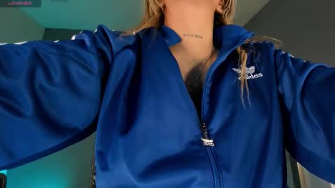 Snapshot of sophiepalmerx chatting on October 30, 2025, 11:00 am Sophie Palmer online show from October 30, 2025, 11:00 am