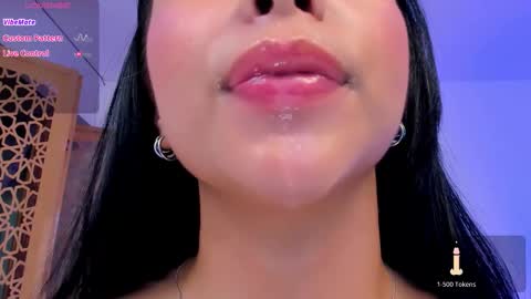 sophierooy online show from October 8, 2025, 2:14 pm