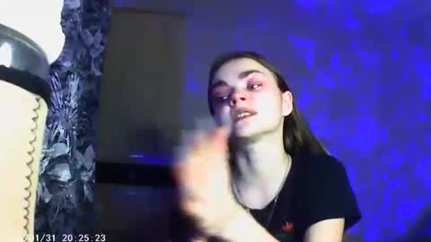 Snapshot of sophiesuvi chatting on January 30, 2025, 10:08 pm Sophie and my bestie Mandy online show from January 30, 2025, 10:08 pm