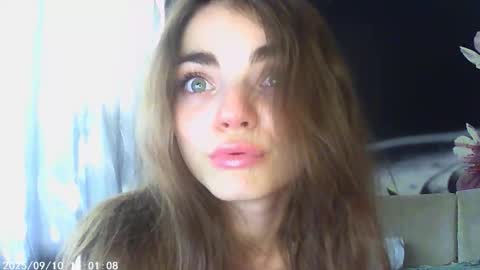 Snapshot of sophiesuvi chatting on September 9, 2025, 12:48 pm Sophie and my bestie Mandy online show from September 9, 2025, 12:48 pm