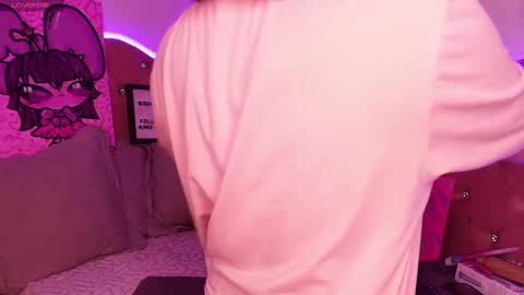 Snapshot of sophievv chatting on October 4, 2025, 7:01 pm Sophie online show from October 4, 2025, 7:01 pm