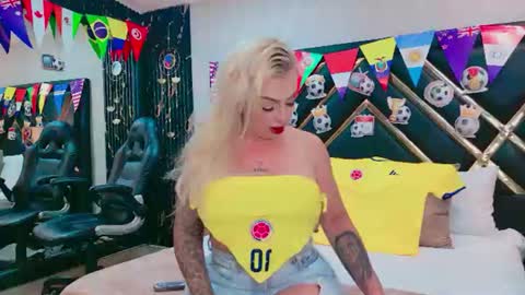 Snapshot of sophiewinslow chatting on July 7, 2026, 12:20 pm SophieWinslow online show from July 7, 2026, 12:20 pm
