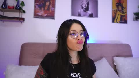 Snapshot of sophiiecums chatting on November 6, 2025, 12:06 pm Sophiie online show from November 6, 2025, 12:06 pm