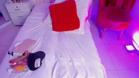 Sophie Wilson online show from February 19, 2026, 3:46 am