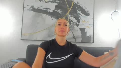 Snapshot of sophimariin chatting on March 27, 2026, 10:59 am Sophi online show from March 27, 2026, 10:59 am
