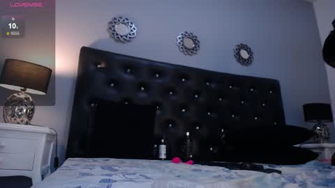 Sophisimpson online show from February 15, 2025, 6:01 pm