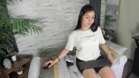 Sophy  online show from March 29, 2026, 9:59 pm