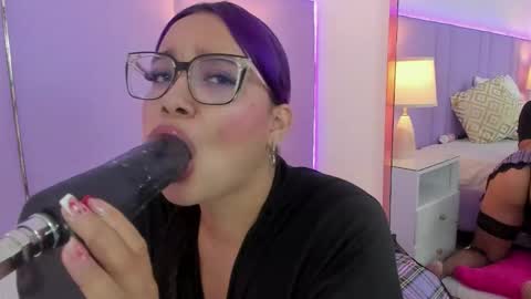 Snapshot of sophyruiz_ chatting on September 19, 2025, 12:06 pm Sophy online show from September 19, 2025, 12:06 pm