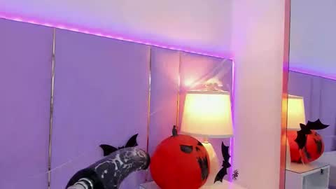 Snapshot of sophyruiz_ chatting on October 28, 2025, 12:09 pm Sophy online show from October 28, 2025, 12:09 pm