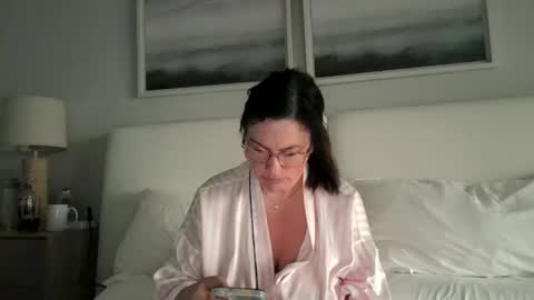 Snapshot of sotamom chatting on May 28, 2026, 12:24 pm NaughtyMommy online show from May 28, 2026, 12:24 pm