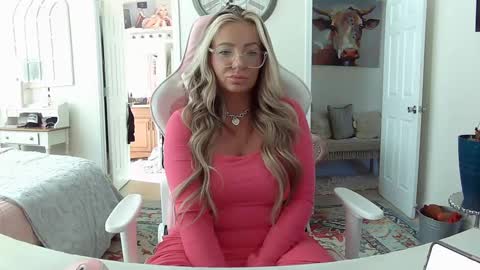 Snapshot of southernbarbii chatting on February 13, 2025, 5:44 pm Your Barbii online show from February 13, 2025, 5:44 pm