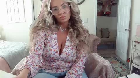 Snapshot of southernbarbii chatting on February 20, 2025, 5:07 pm Your Barbii online show from February 20, 2025, 5:07 pm